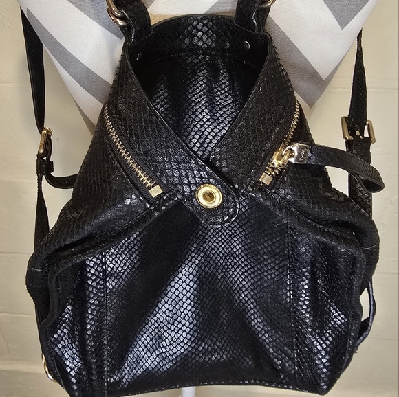 TUSK Small Gotham Snake Skin Leather Black Adj Strap Top Security Snap Backpack. - Picture 4 of 13